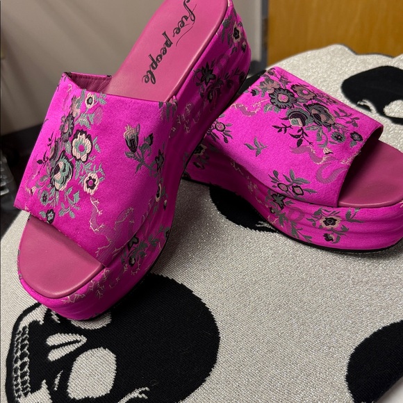 Free People Fuchsia Floral Women's Mules - Picture 5 of 6